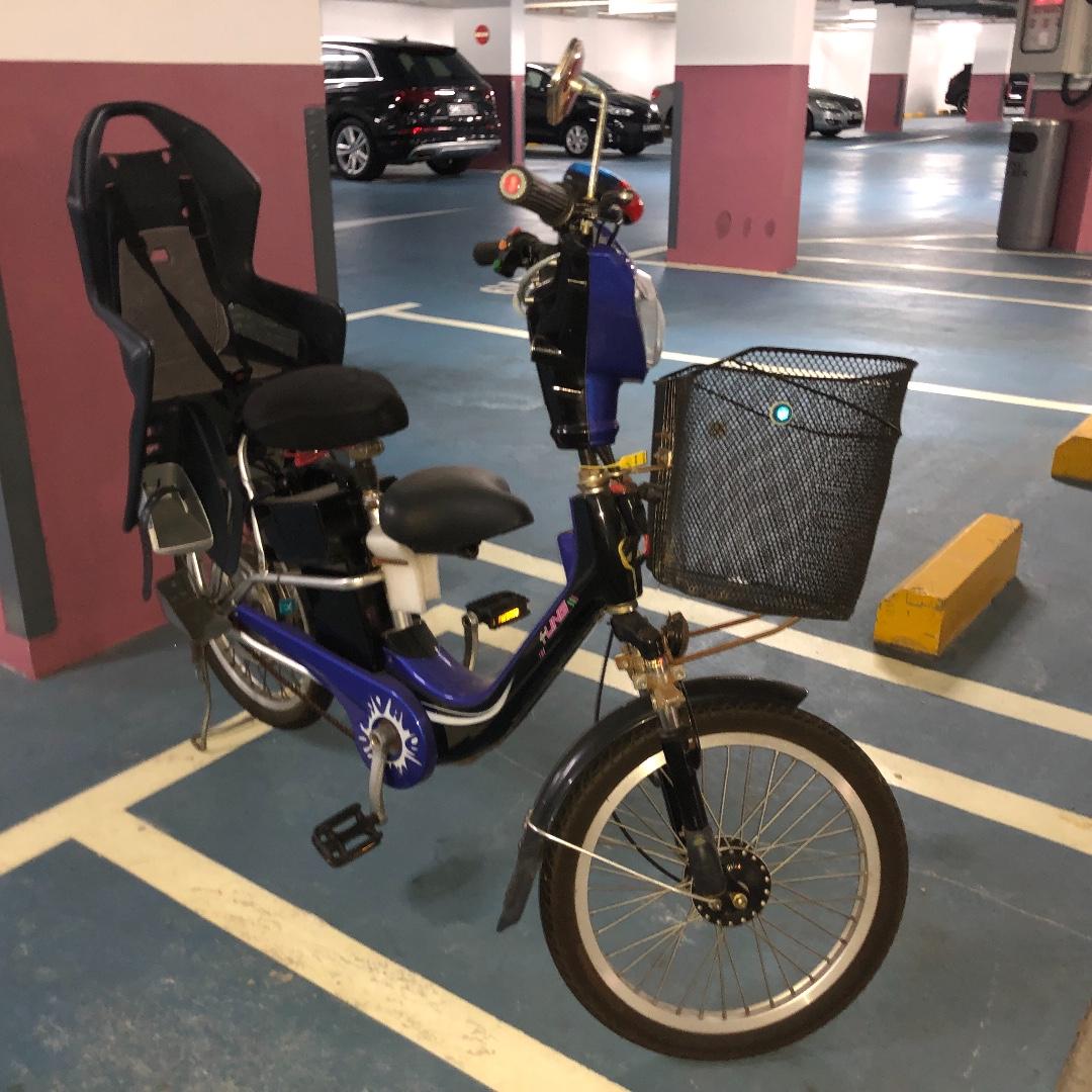 Electric bike with 2x child seats. LTA approved
