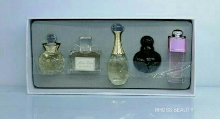 Freepostage Christian Dior 30 Montaigne 5 Piece Miniature Fragrance Collection For Women Health Beauty Perfumes Nail Care Others On Carousell