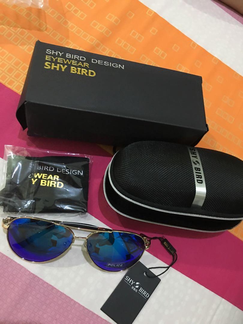 Shy bird shop design eyewear
