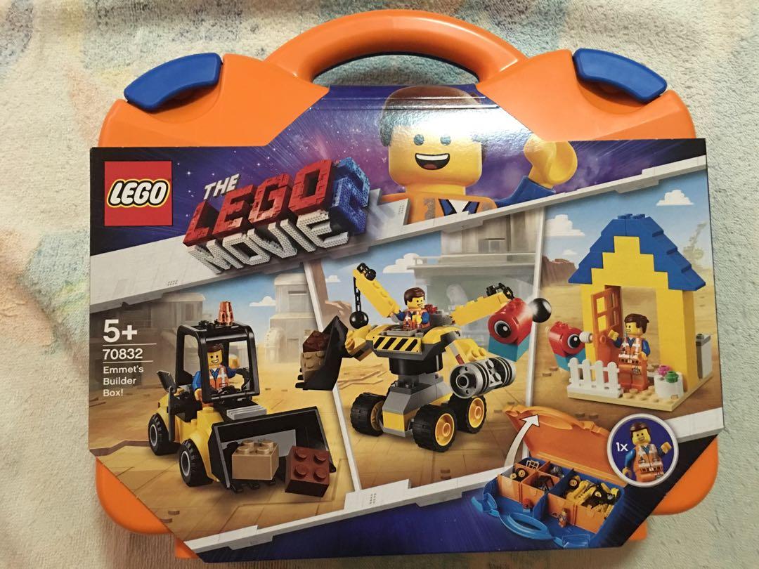 Emmet's builder box shop