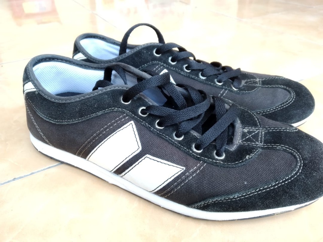 Macbeth tom delonge brighton top