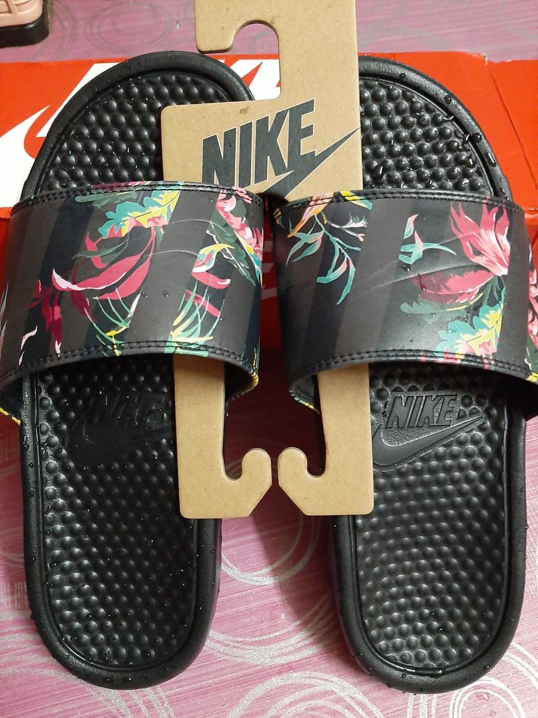 mens nike benassi