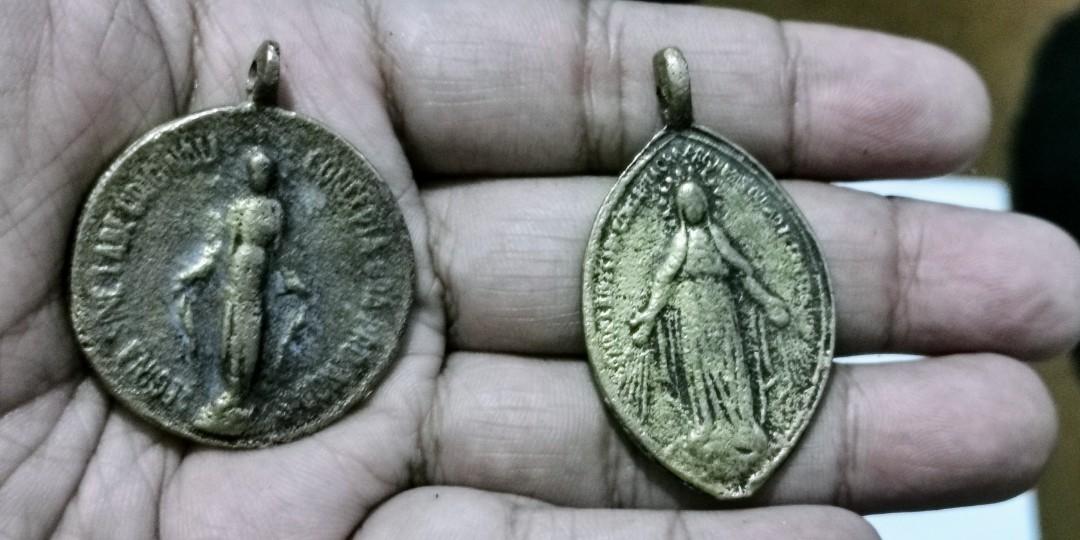 Religious Amulets Anting Anting Pendants (Category: Religious Items) located in Makati City. Submitted by doodsvac (Listing ID 240149934, Image 3). Description: Price starts at 700 (depende sa size and design) Various Religious Amulets and Pendants. Mama Mary St. Benedict Susi ni San Pedro For more interesting items, please visit and like https://web.facebook.com/EdMos302309.