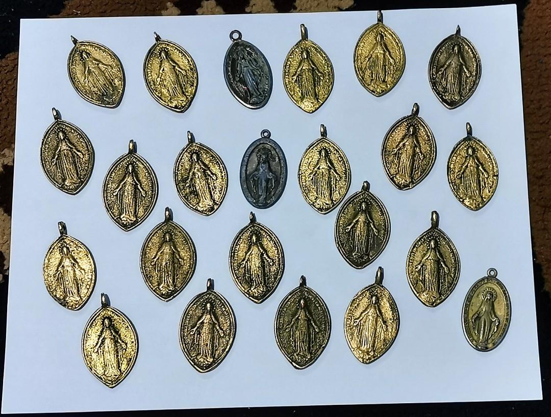Religious Amulets Anting Anting Pendants (Category: Religious Items) located in Makati City. Submitted by doodsvac (Listing ID 240149934, Image 1). Description: Price starts at 700 (depende sa size and design) Various Religious Amulets and Pendants. Mama Mary St. Benedict Susi ni San Pedro For more interesting items, please visit and like https://web.facebook.com/EdMos302309.