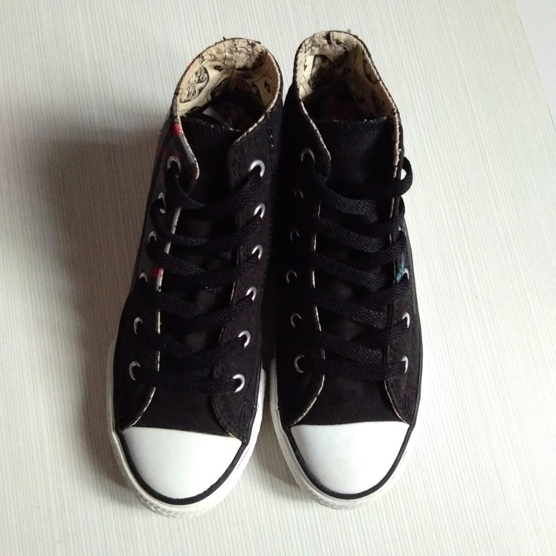 Joker chucks deals