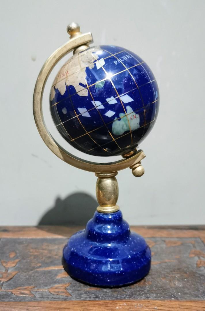 Small Collectibles Bull Baul Globe (Category: Vintage Collectibles) located in Makati City. Submitted by doodsvac (Listing ID 240145968, Image 2). Description: 1500 EACH item! Bauls, globe, rotating calendar, metal bull, Gold chair ring holder (ring included) Emphasis note: These are small items that makes it rarer and hard. To find. Desktop displays na eye catching For more interesting items, please visit and like https://web.facebook.com/EdMos3
