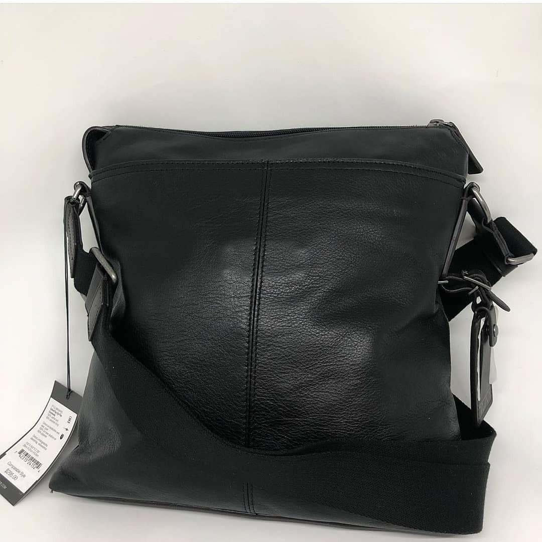 Tumi Oxford Top Zip Flap Crossbody sz 29x27x5.5 Black, Fesyen Pria, Tas