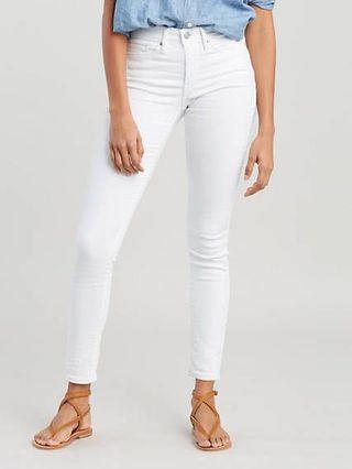 White Levi’s jeans