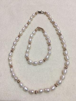 Freshwater Pearl necklace and bracelet