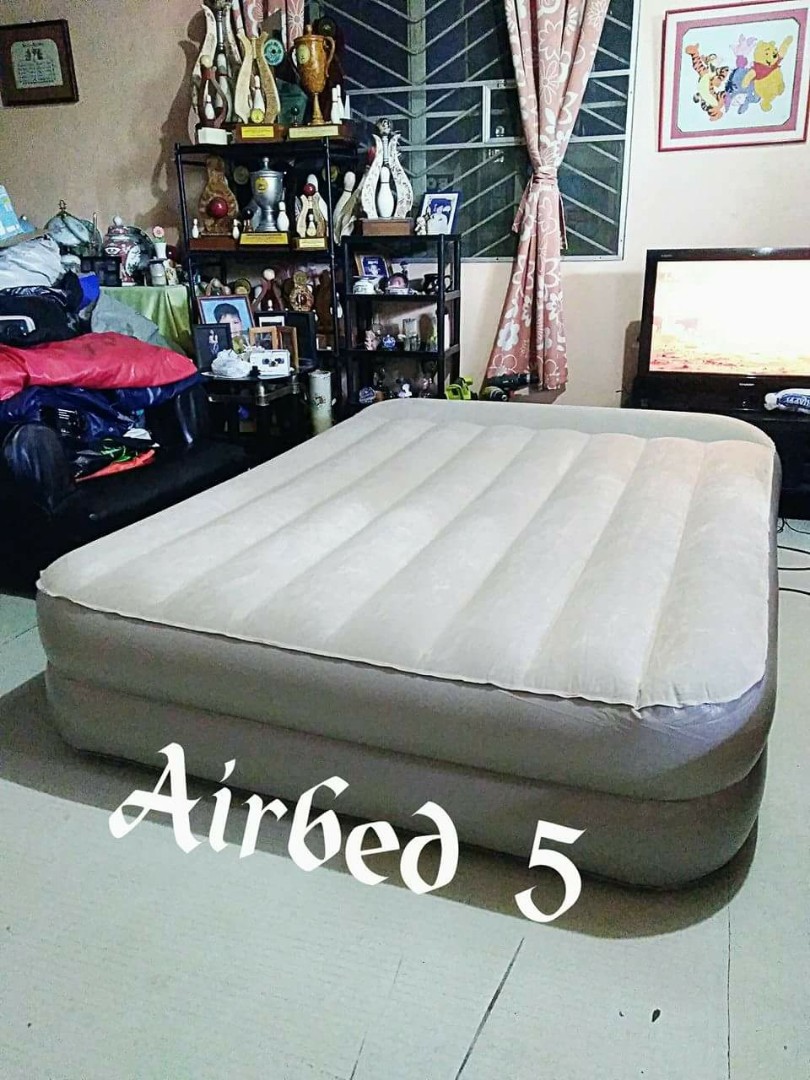 Adventuridge pillow raised queen size airbed with built electric pump 220v, Furniture & Home