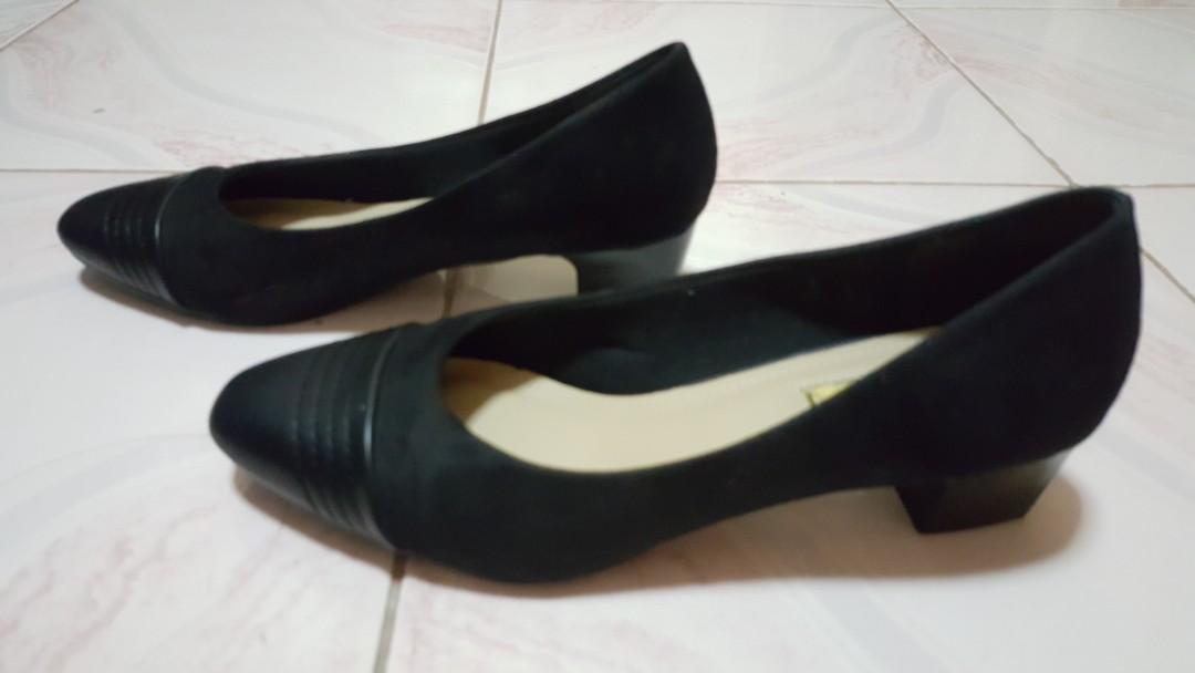 Foglia Leather Shoes with Heels (Category: Heels) located in Imus. Submitted by thoris (Listing ID 240410439, Image 3). Description: As vood as new Used only once.
