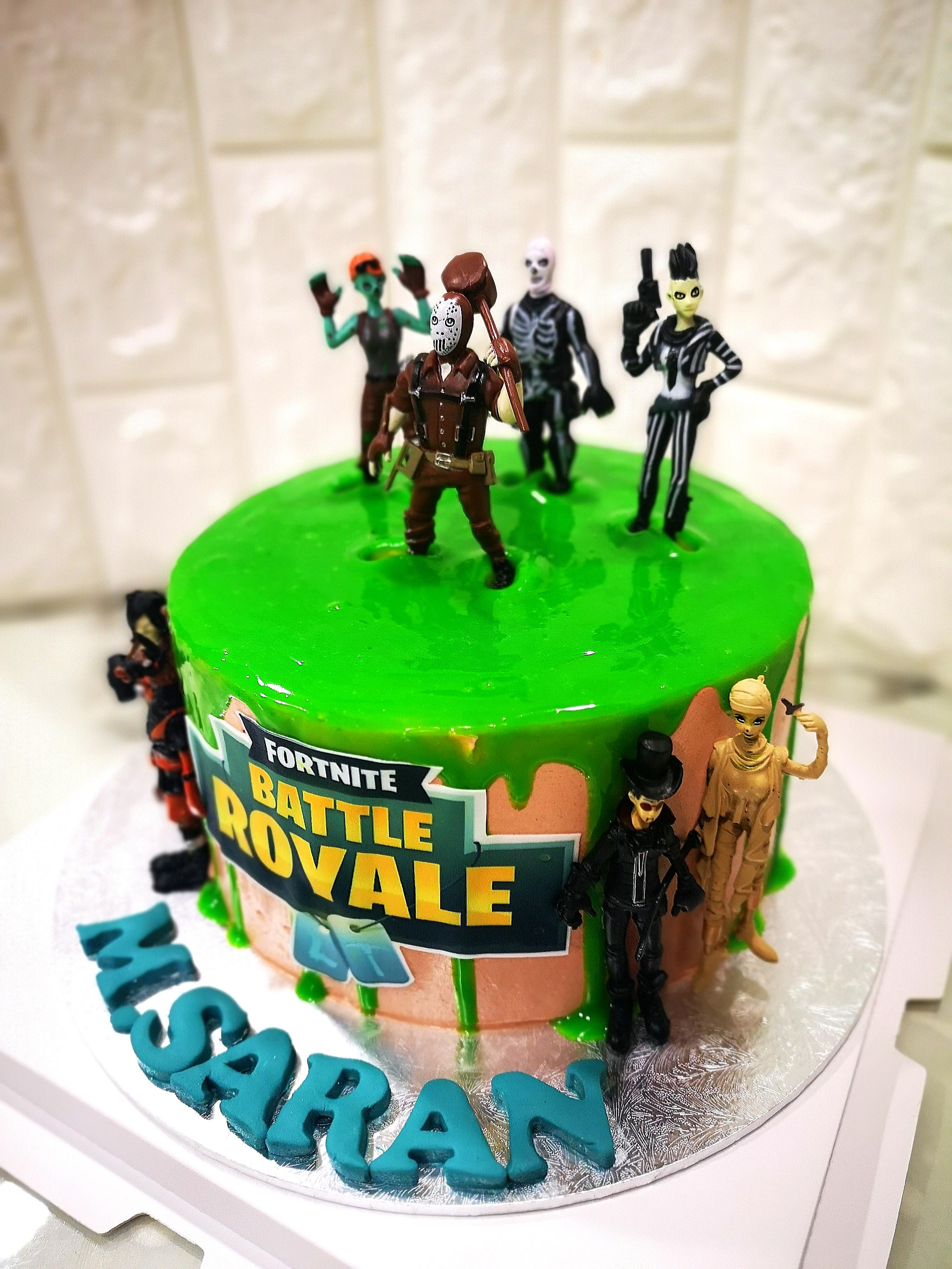 Fortnite Cakes Ikonik Skin 35 Images Fortnite Ikonik Skin In 1100 Kg Favoriten Fr 55 00 Zum Birthday Cake Back Bling Backpacks Fortnite Battle Royale Birthday Cake Tomato Cake