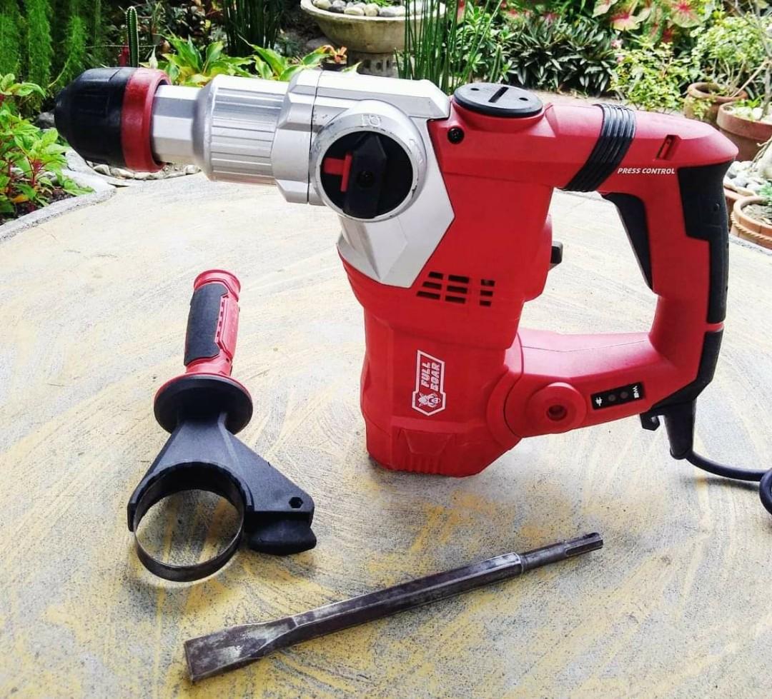 Full boar outlet rotary hammer drill