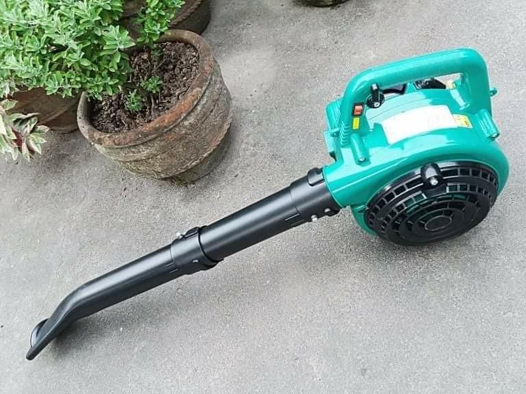 Gardenline petrol shop blower vac
