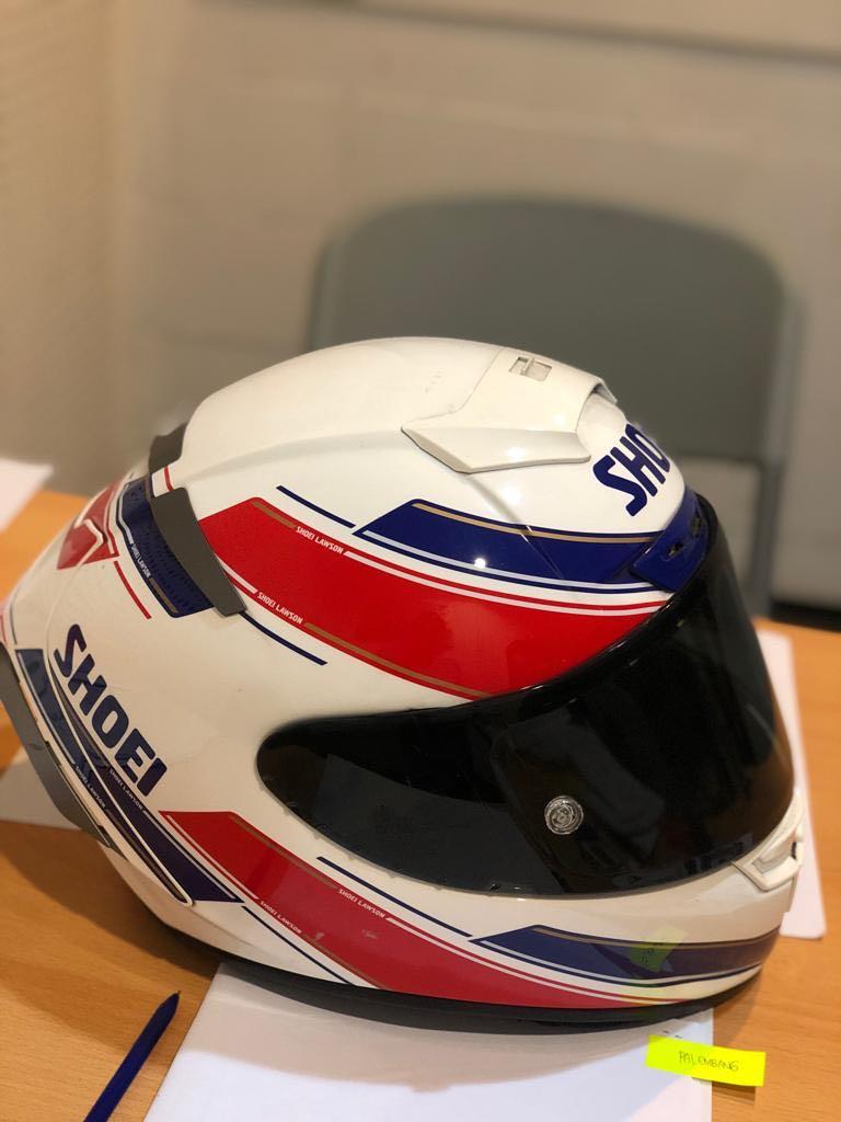 Helm shoei x14 lawson, Motor di Carousell
