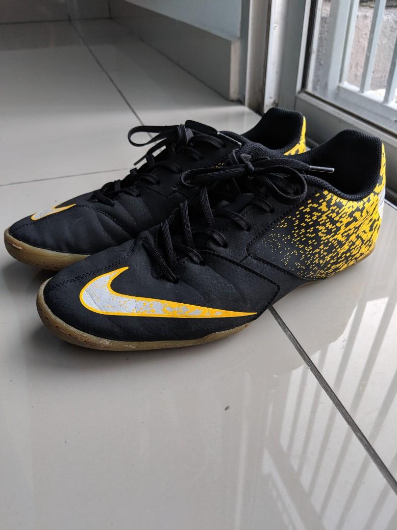 nike bombax indoor