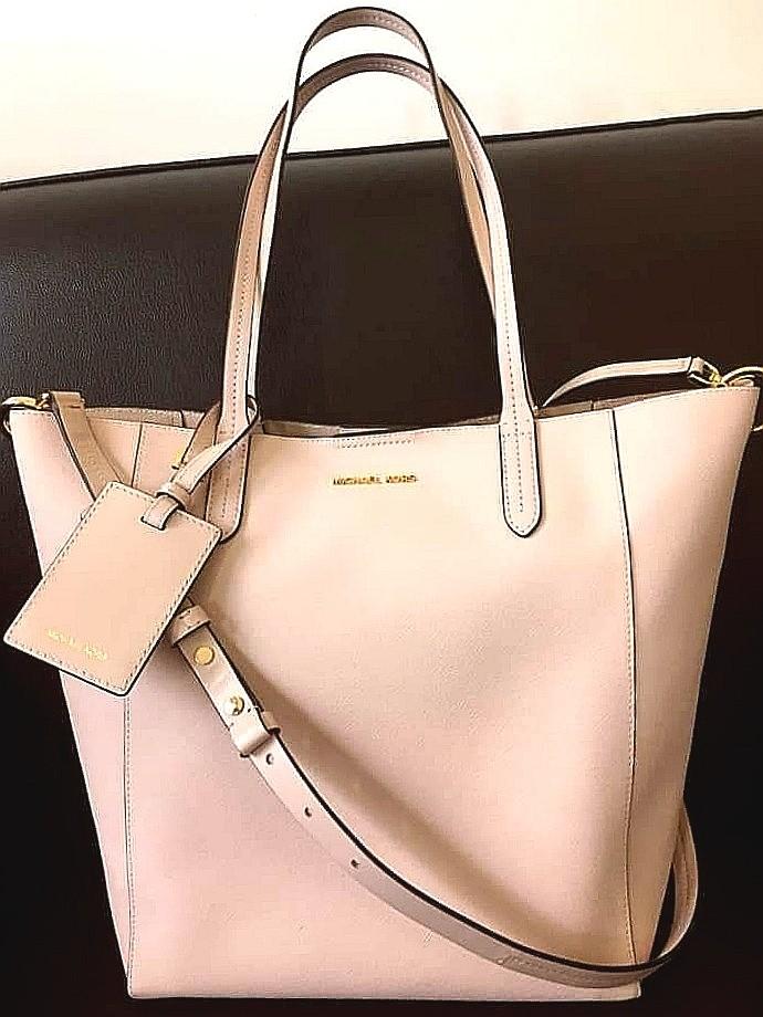 Michael Kors Penny Convertible Tote, Women's Fashion, Bags & Wallets, Tote  Bags on Carousell
