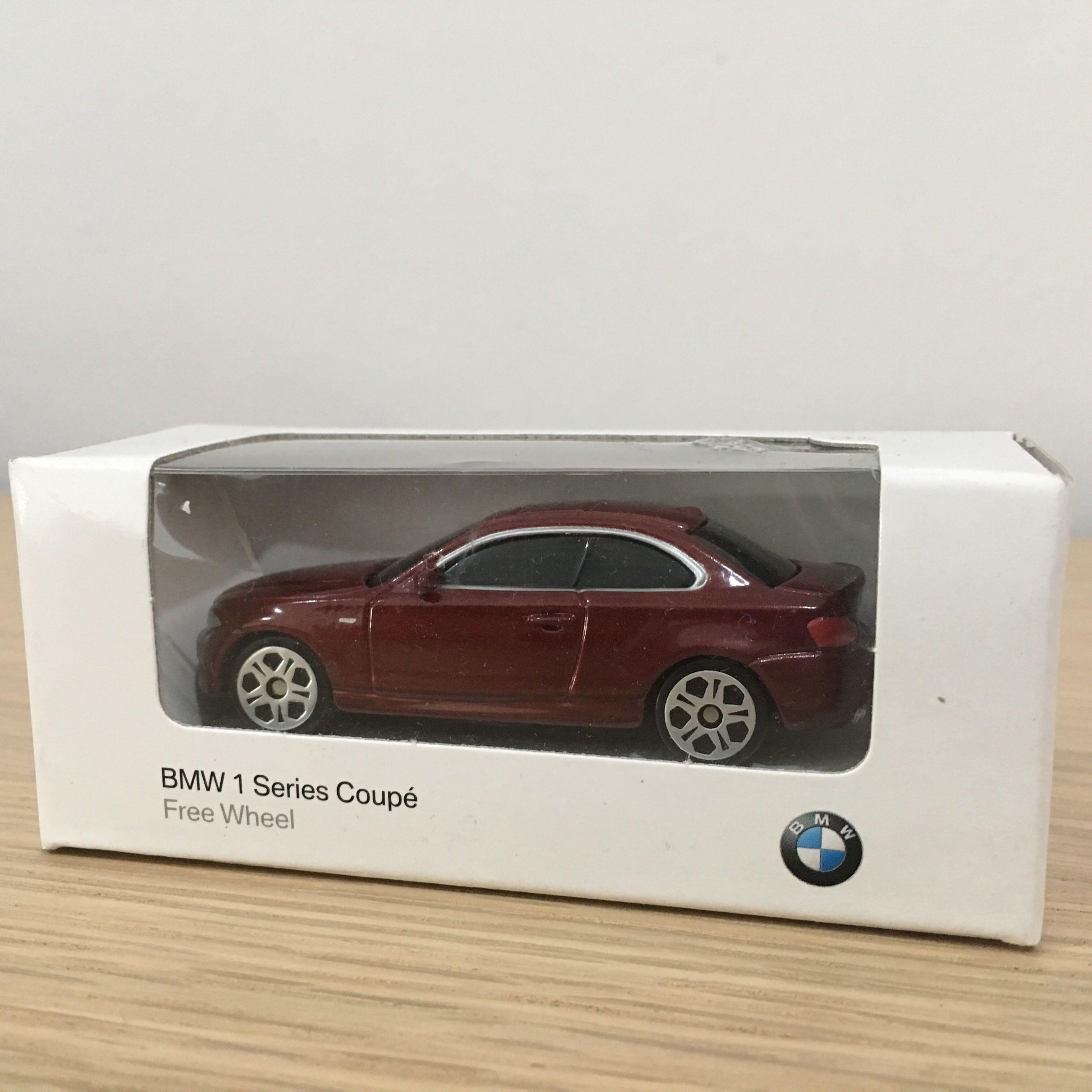 Official Merchandise BMW 1 Series Coupe Free Wheel DieCast