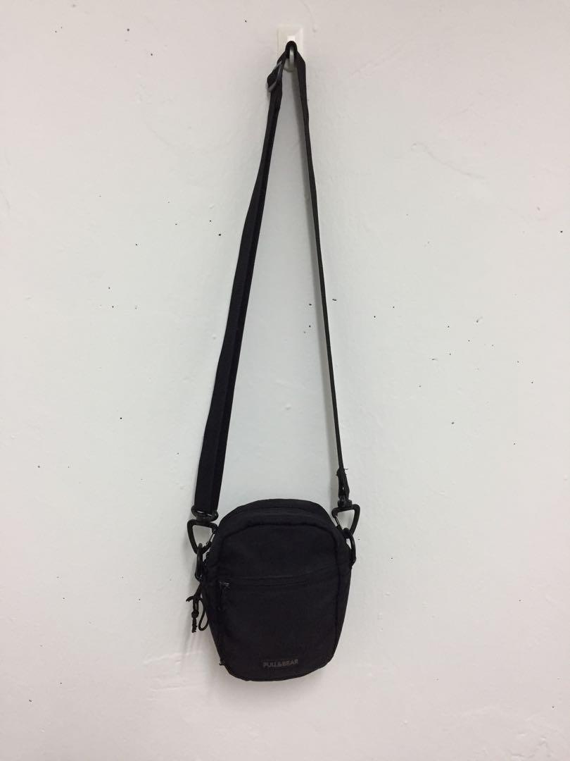 Pull and bear sling hot sale bag