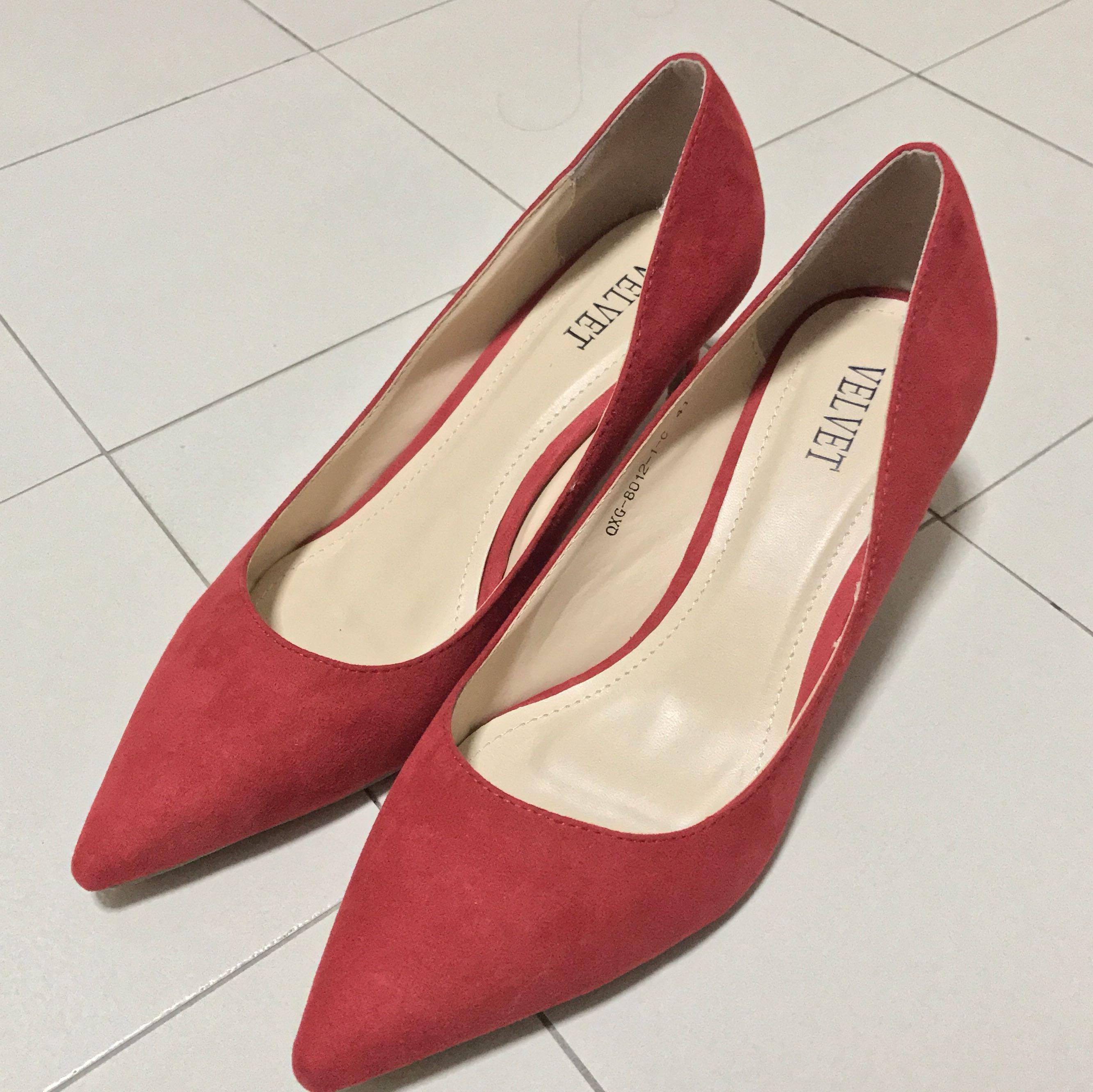 red velvet heels