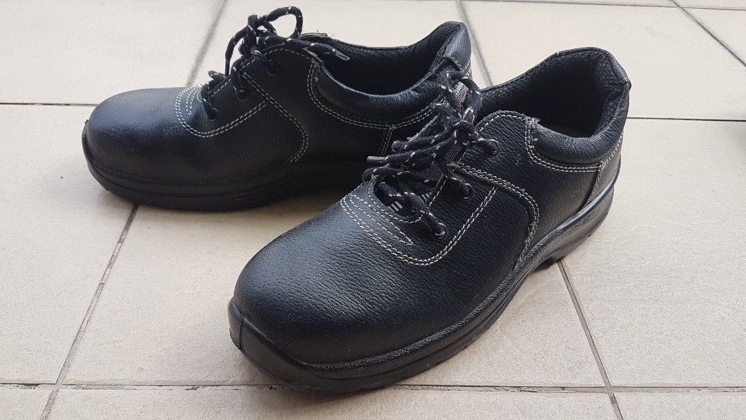 Safety Shoes, Men's Fashion, Footwear, Casual shoes on Carousell