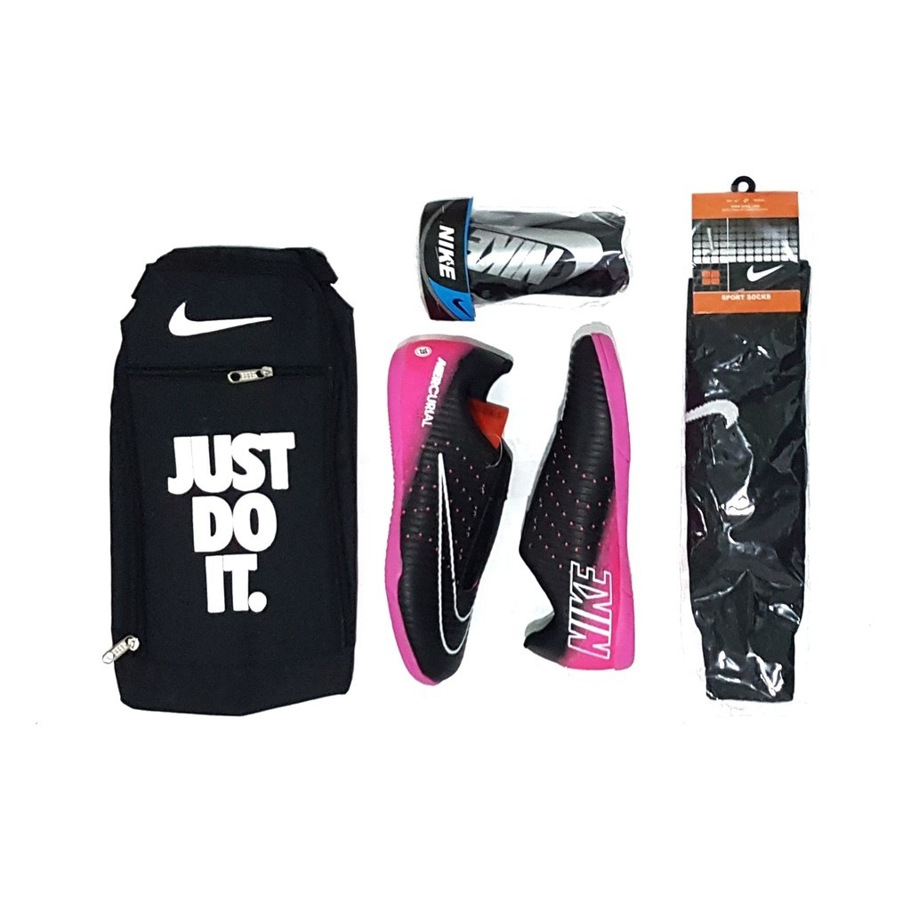 Sepatu Futsal Komplit Nike Hitam Pink Olah Raga Perlengkapan Olahraga Lainnya Di Carousell