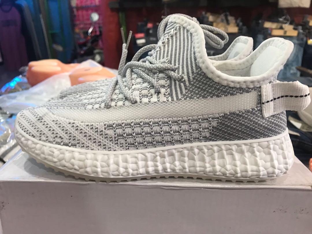 Sepatu Import Wanita Fesyen Pria Sepatu Sneakers Di Carousell