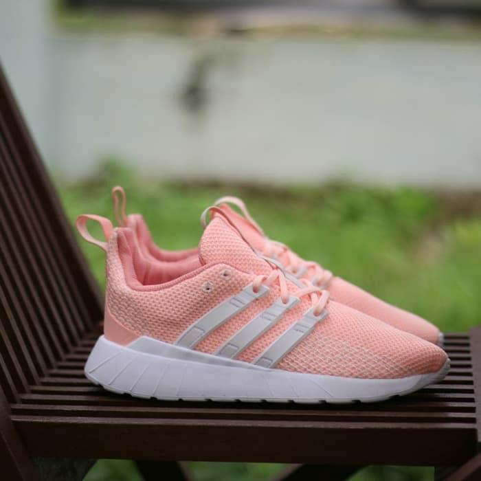 sneaker Sepatu anak dewasa wanita Adidas questar flow peach, Fesyen Wanita,  Sepatu di Carousell