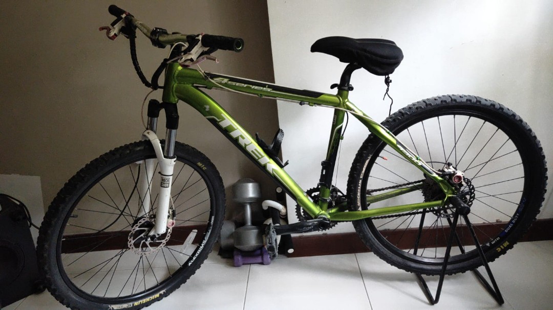 Trek green bicycle, Sports Equipment 