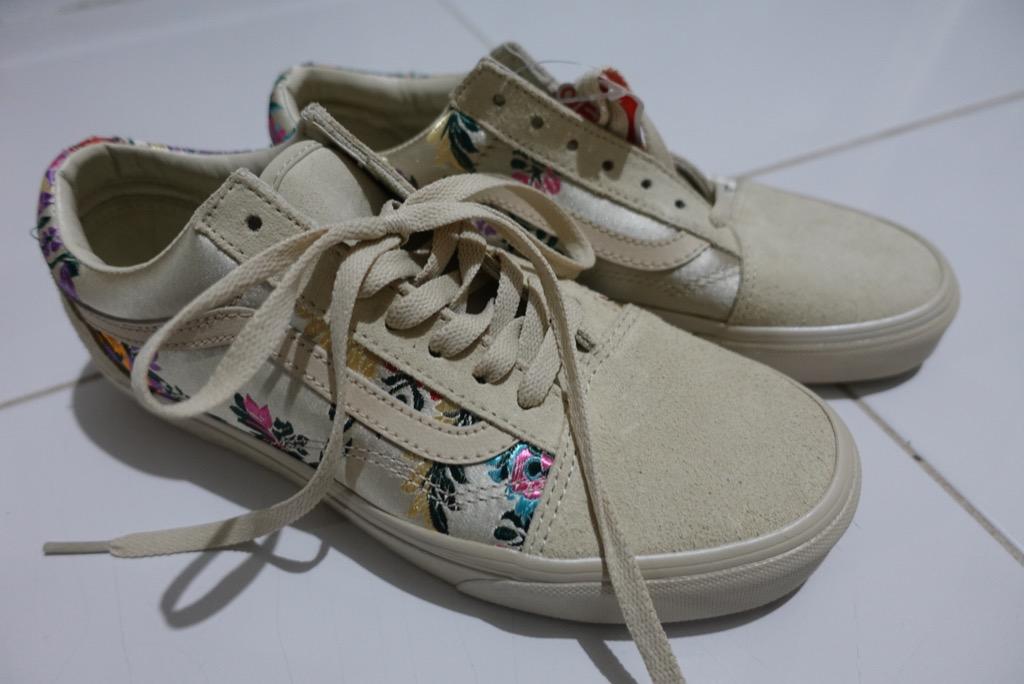 cream floral vans