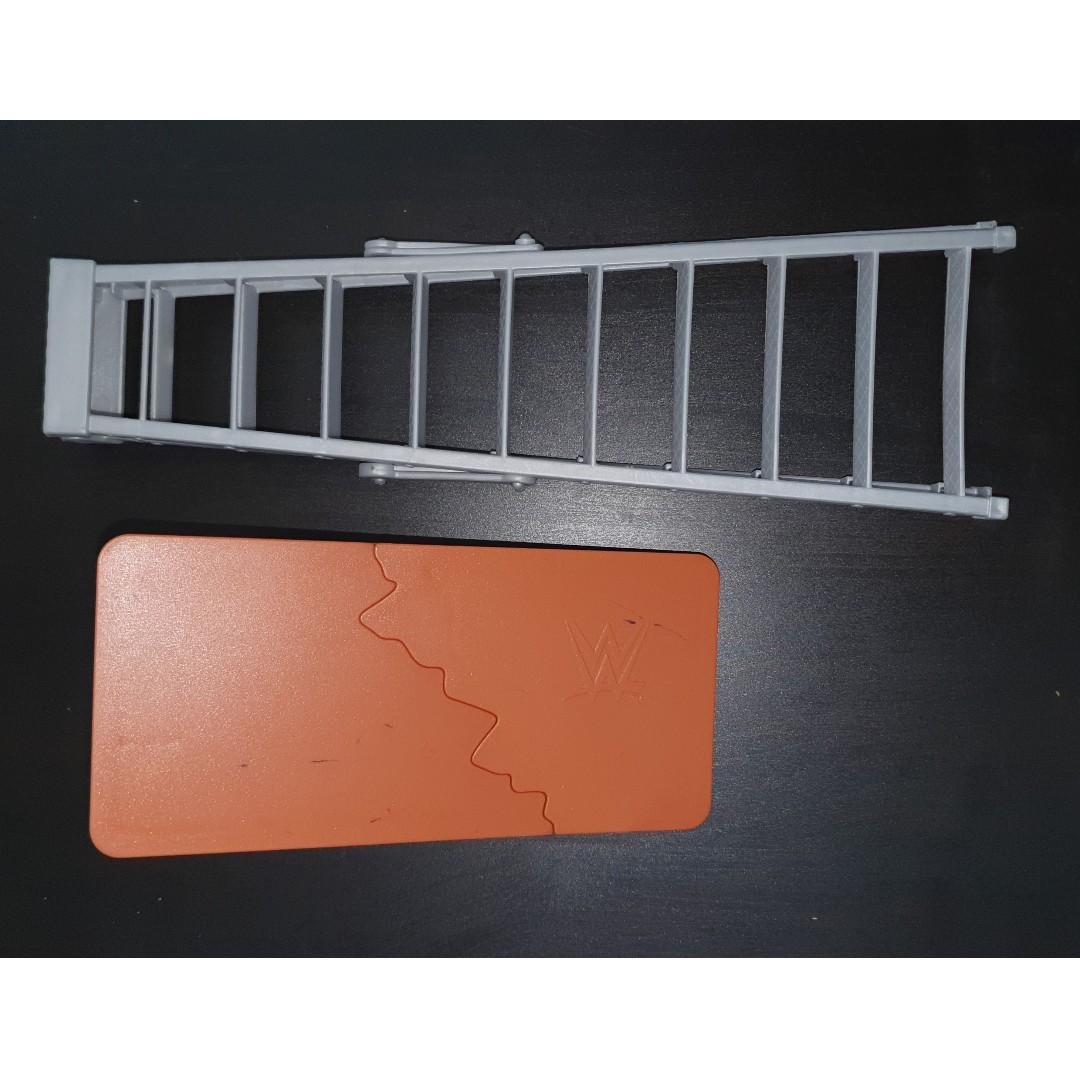WWE Ladder & Table, Hobbies & Toys, Toys & Games on Carousell