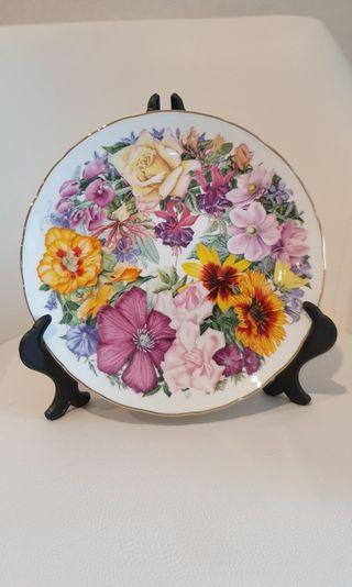 Piring Royal Albert