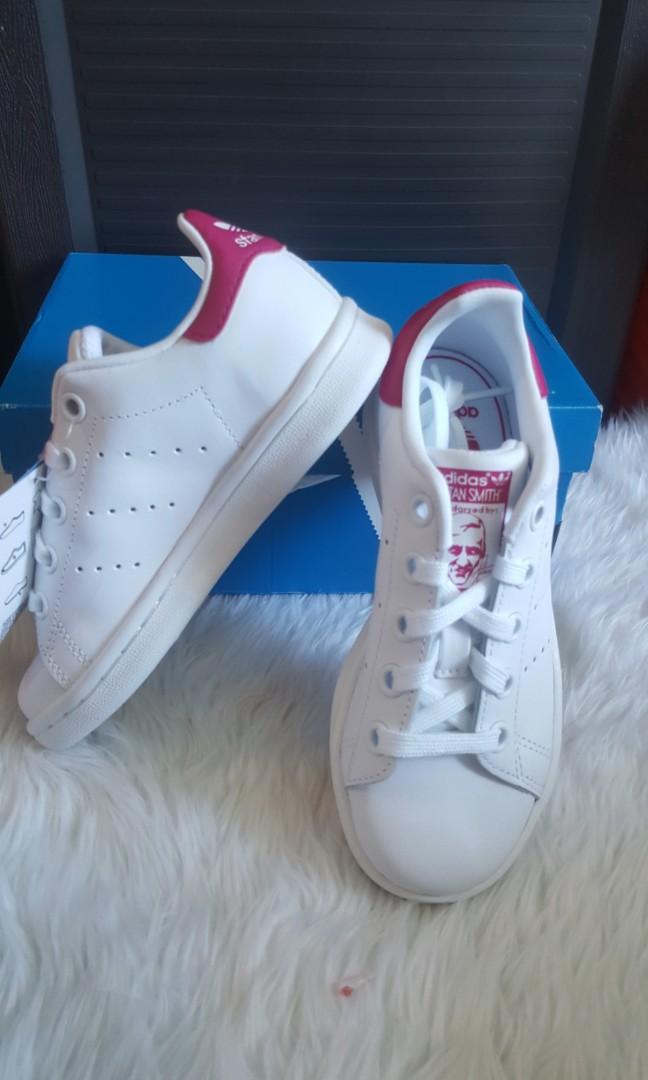 Adidas Stan Smith (Category: Babies & Kids Fashion) located in Cebu City. Submitted by authenticcebu (Listing ID 240708040, Image 2). Description: Original Stan Smith for Kids Age 5-8yo please check size.. Size 29 and 30.5 Php 2500 only MOP: BPI/ Gcash/ Remittance.