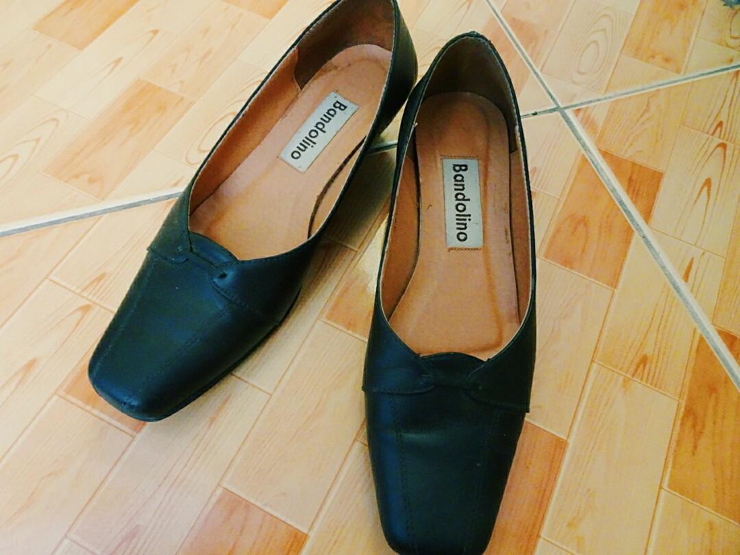 bandolino black shoes
