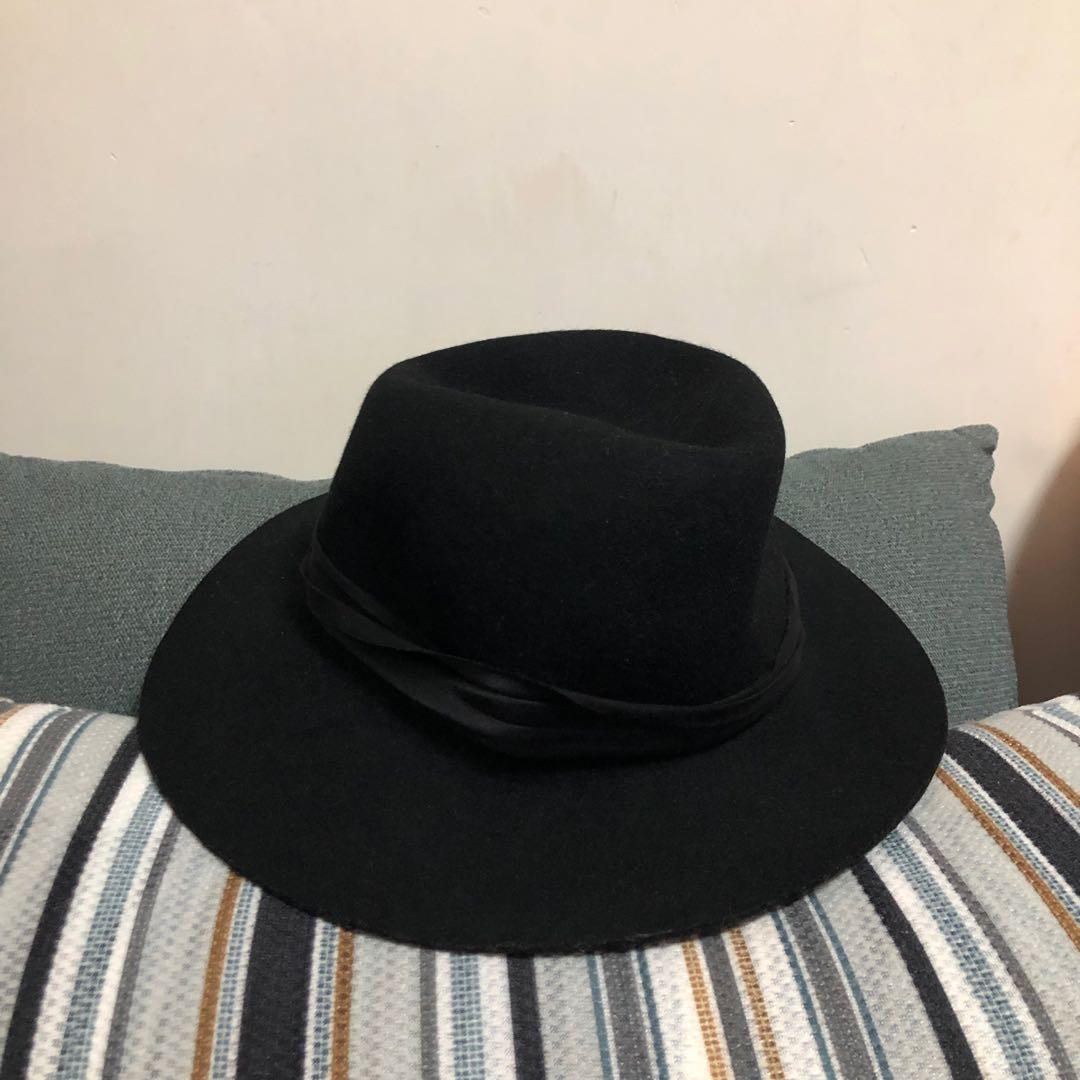 big black hat