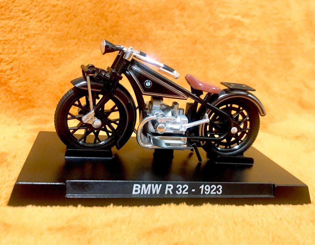 Die cast 1/24 Modellino Moto BMW R32 1923 by Ixo Museum 