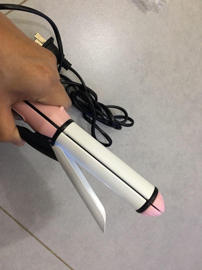 DAISO JAPAN HAIR STRAIGHTENER, Women's Fashion, Watches & Accessories, Hair Accessories on Carousell