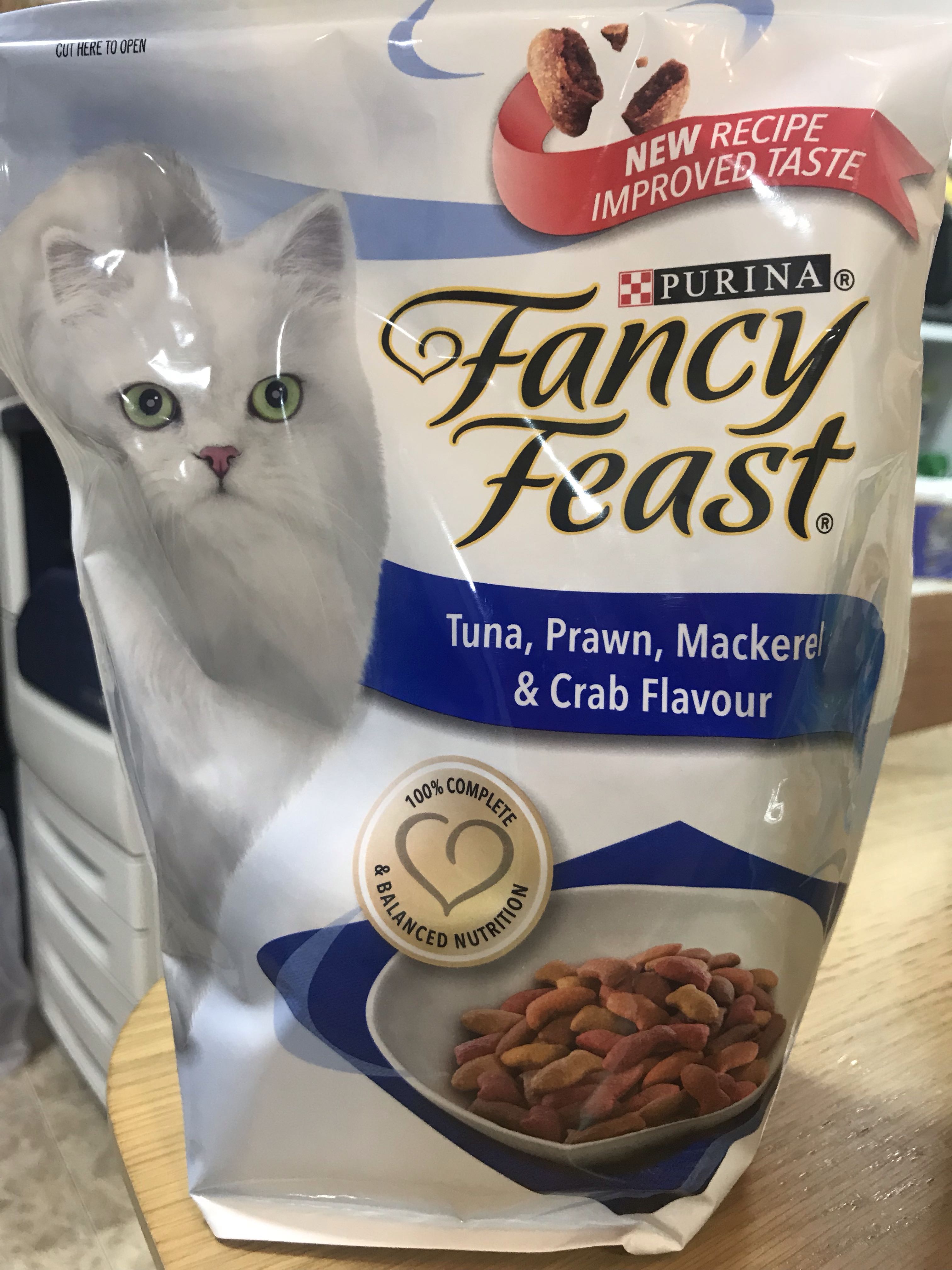 Fancy Feast Purina Dry Cat Food Tuna Prawn Mackerel Crab Flavour
