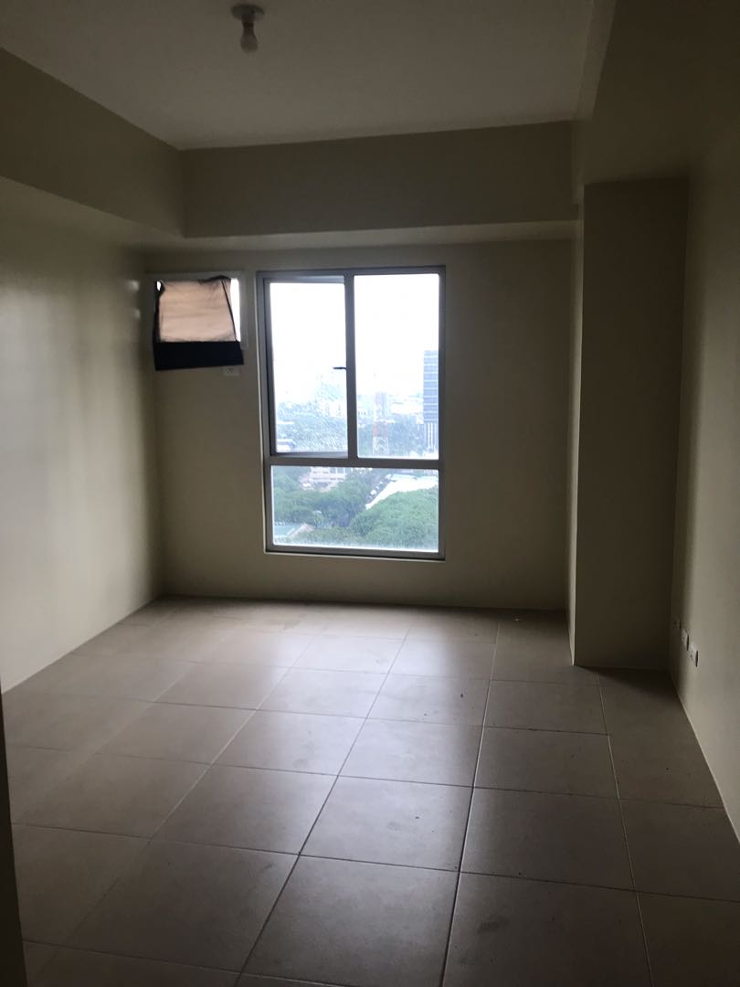 (Category: ) located in . Submitted by roxgal (Listing ID 240748832, Image 1). Description: .