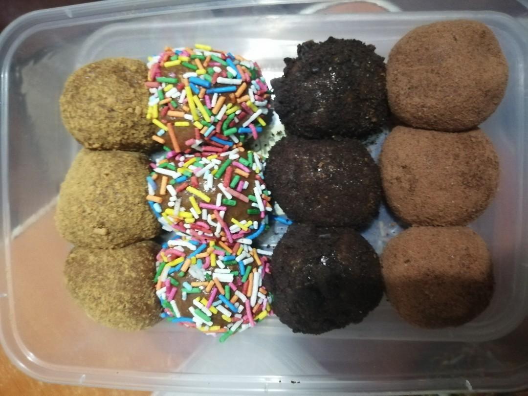 Graham balls, Food & Drinks, Local Eats on Carousell