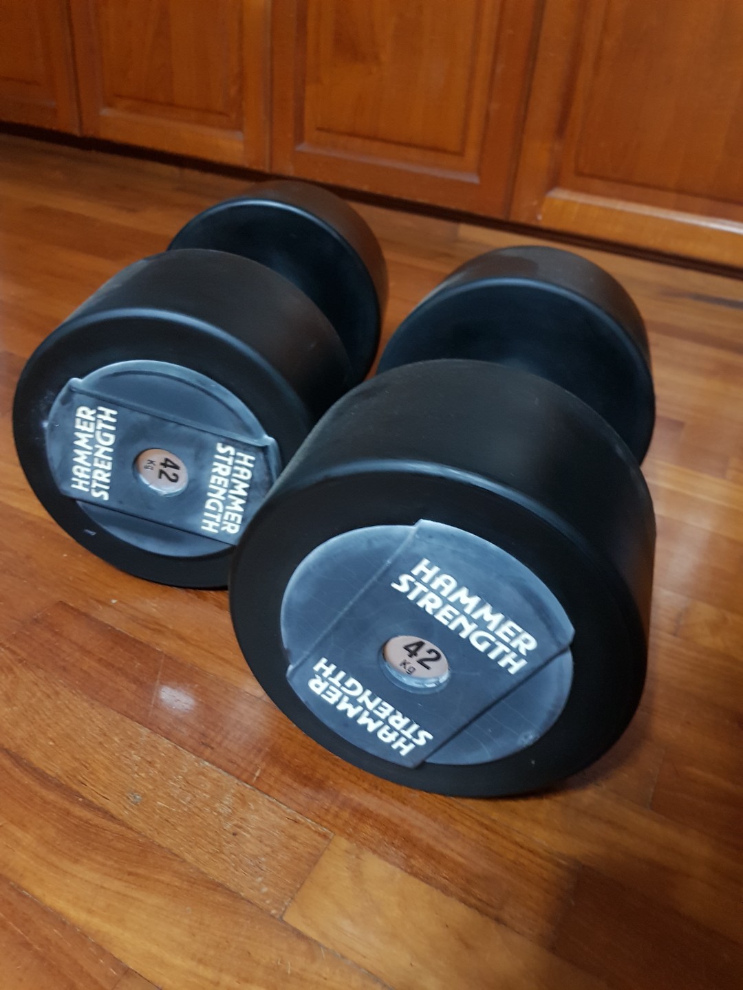 Hammer Strength Rubber Coated Dumbbell 42kg pair Sports Equipment