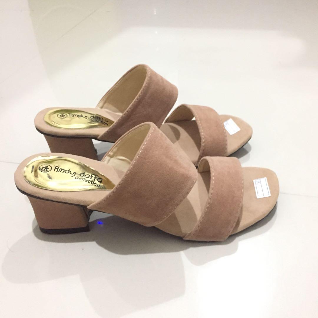 Heels Hak Tahu 5cm Sandal Mocca Cream Brown Women S Fashion Women S Shoes On Carousell