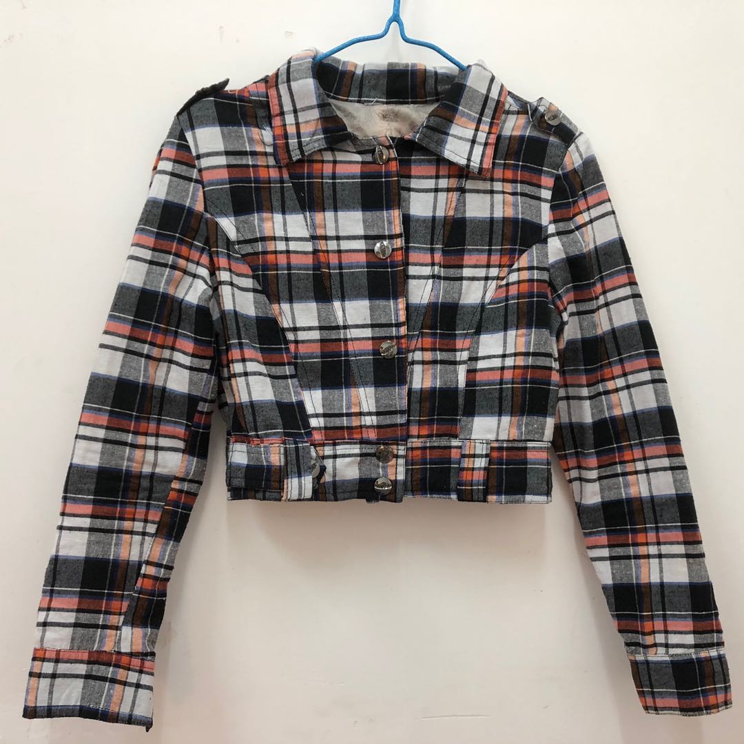 Kemeja Crop Jaket Crop Croptop Kotak Sexy Kualitas Terjamin 100 Fesyen Wanita Pakaian Wanita Atasan Di Carousell