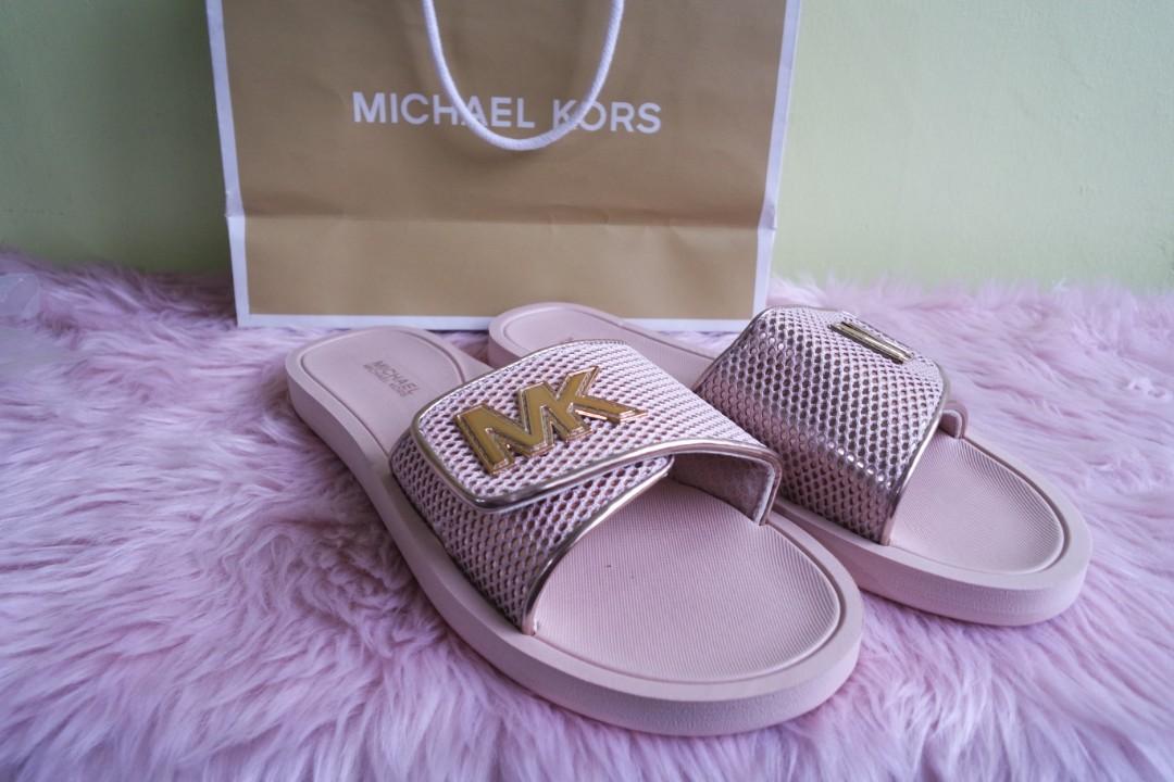 Michael kors hotsell rose gold slides