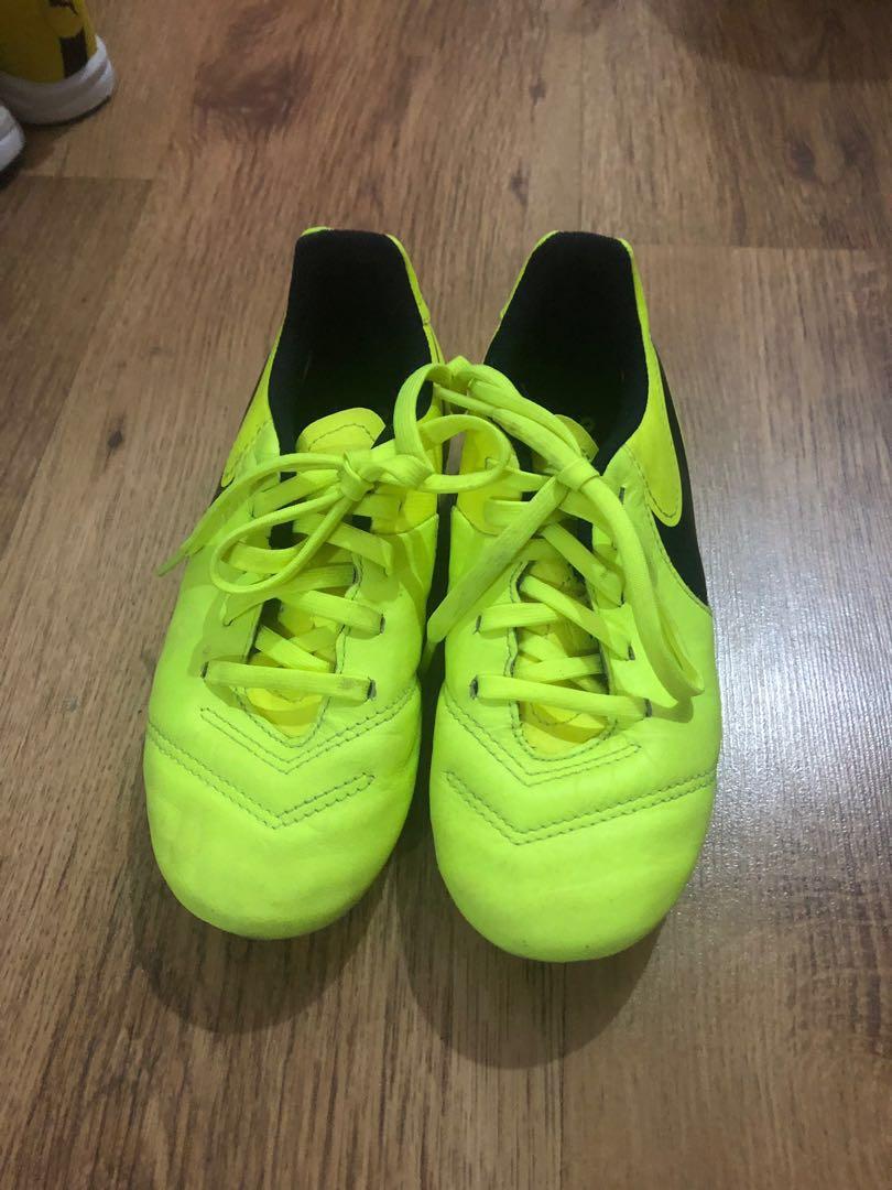 nike tiempo neon green