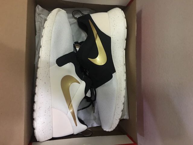 roshe run gold