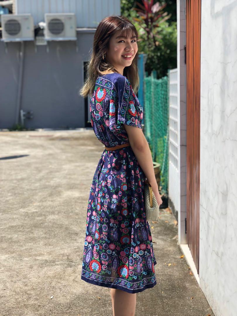 Vintage 1970s navy floral polyester dress