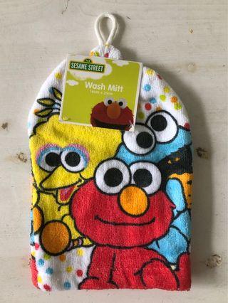 Sesame Street wash mitt + Free Gift (Nuk Bathtime Sponge)