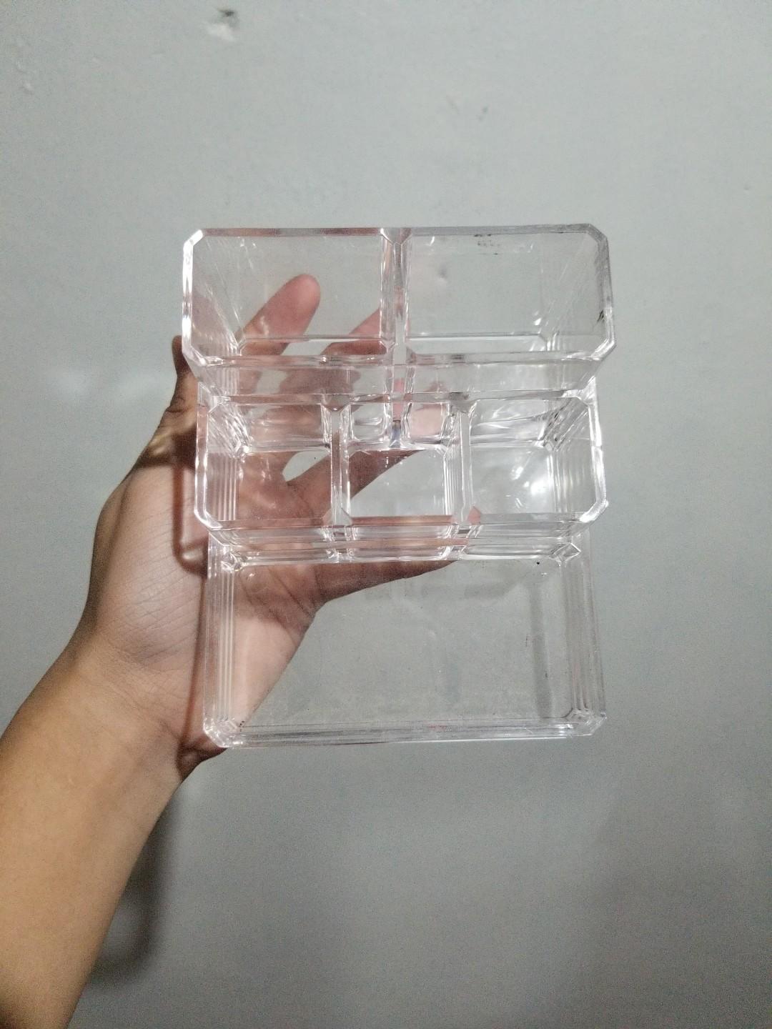 Acrylic Makeup Organizer (Category: Makeup) located in Marikina City. Submitted by kywaaahhh (Listing ID 240947178, Image 3). Description: ACRYLIC MAKEUP ORGANIZER - Perfect for storing lipsticks, powders, mascaras, & other makeup products! - Nawala ko lang yung box but it is in pristine condition :).