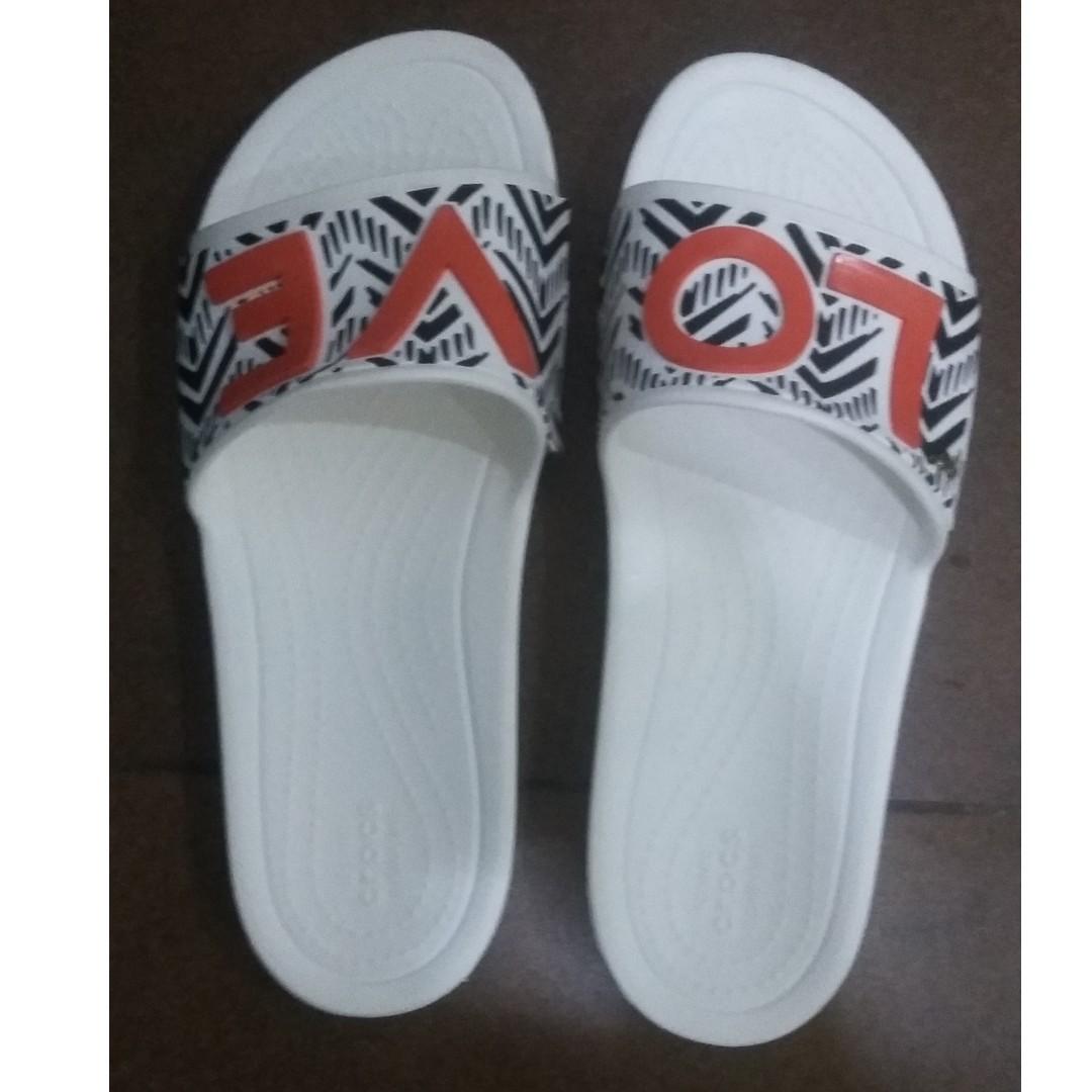 Authentic Drew x Crocs Sloane Chev Slide Drew Barrymore Love